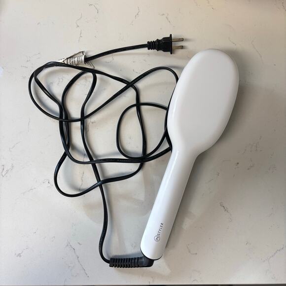 InStyler Glossie Ceramic Styling Hair Straightening Brush - Picture 2 of 3